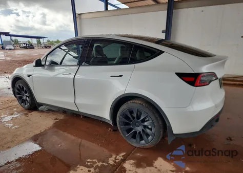 2020 Tesla Model Y z USA, uszkodzony, nr VIN 5YJYGDEE1LF055931